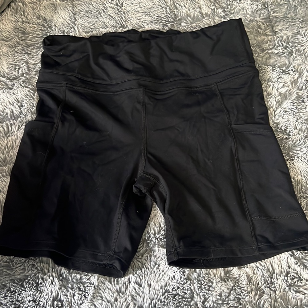 Shorts with pockets never worn